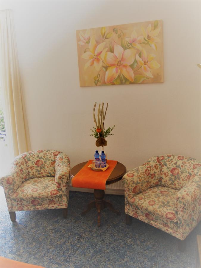 Hotel Carolinenhof Bad Pyrmont Bagian luar foto