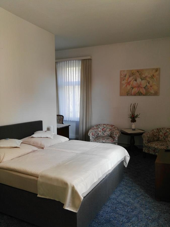 Hotel Carolinenhof Bad Pyrmont Bagian luar foto