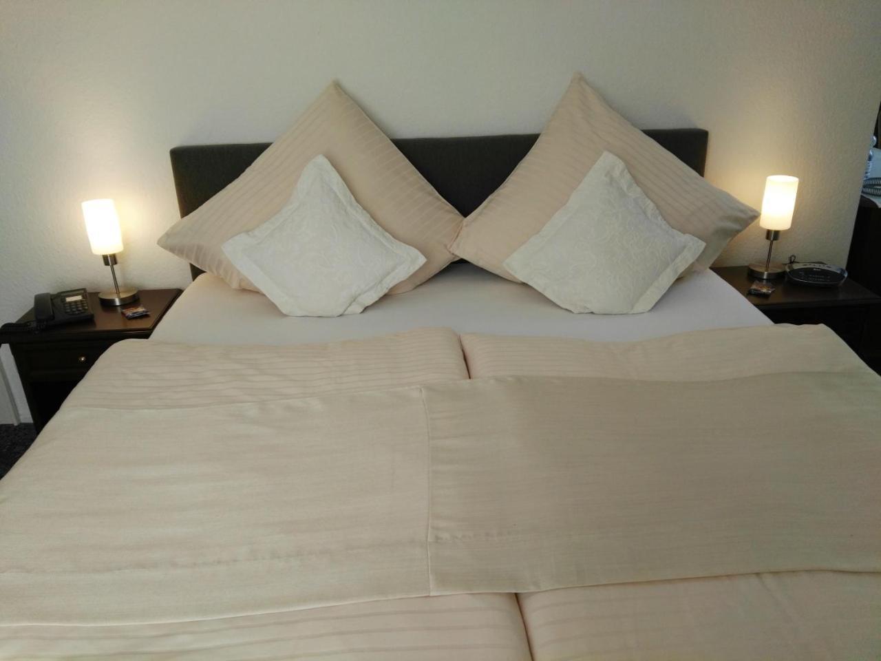 Hotel Carolinenhof Bad Pyrmont Bagian luar foto