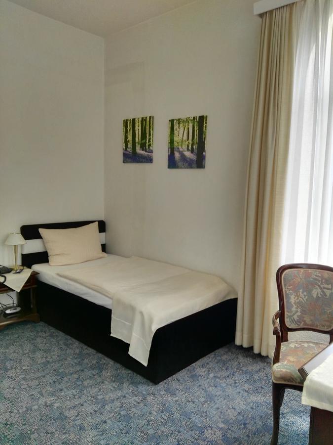 Hotel Carolinenhof Bad Pyrmont Bagian luar foto