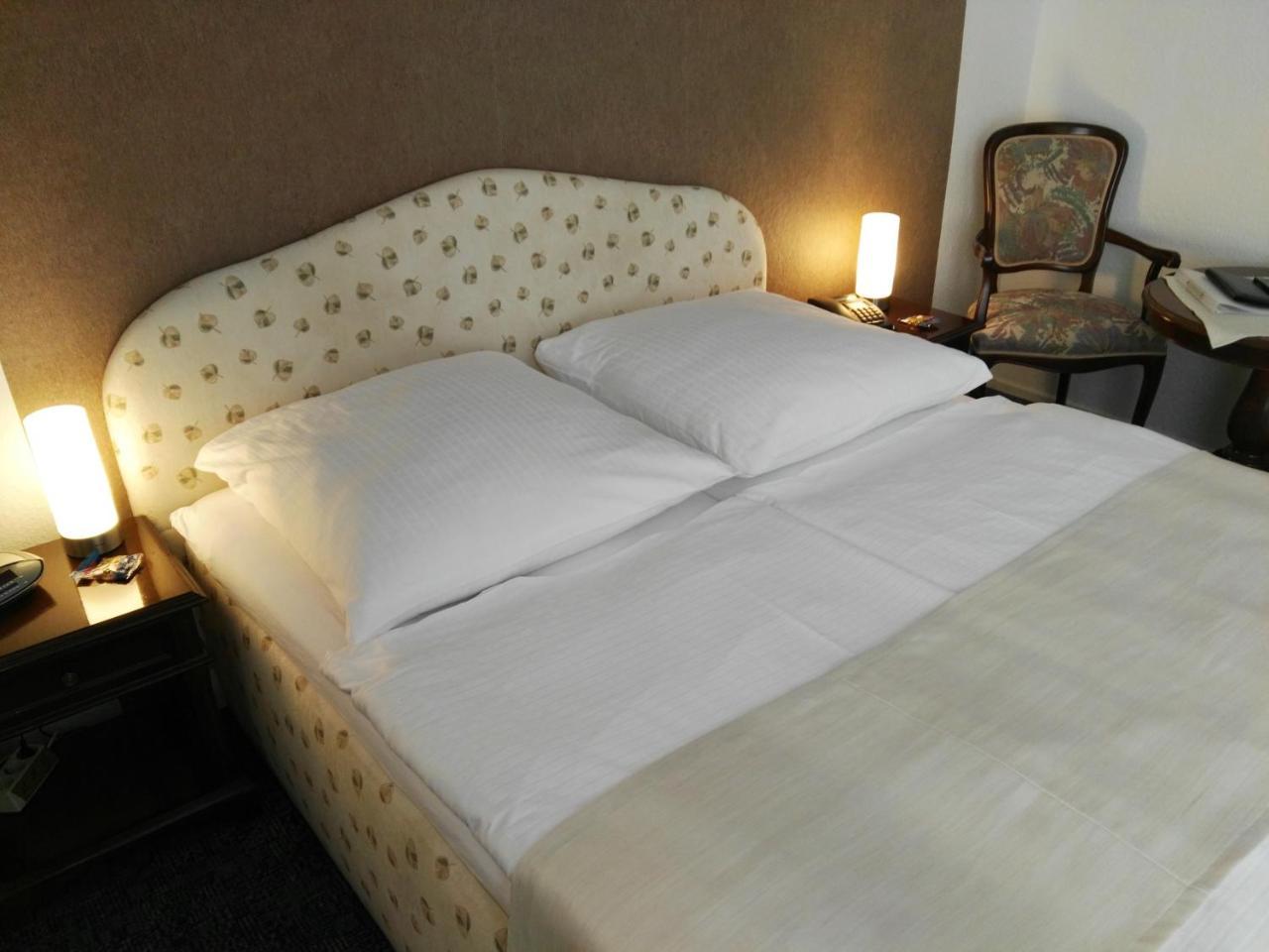 Hotel Carolinenhof Bad Pyrmont Bagian luar foto
